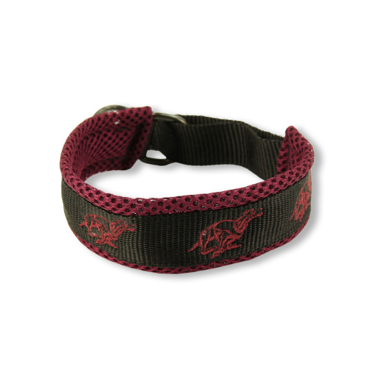 Broderat halvstryp-halsband med springande whippet – Meshfoder | Torshammarens